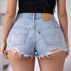 Levi’s 501 Plain Red Tag MidRise Med Wash Distressed “Bootie” Jean Short Size 26